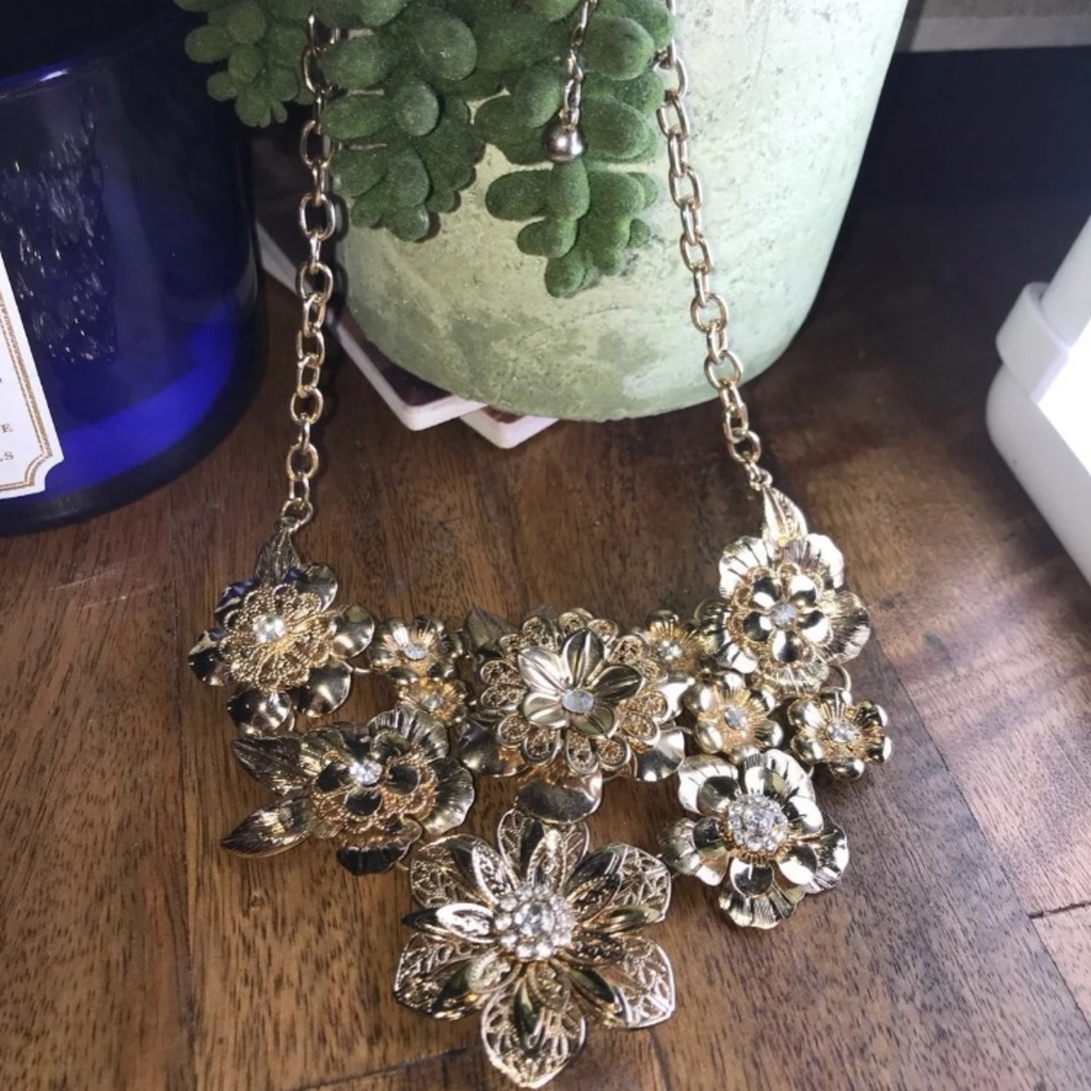 Statement Necklace - Picture 3 of 3